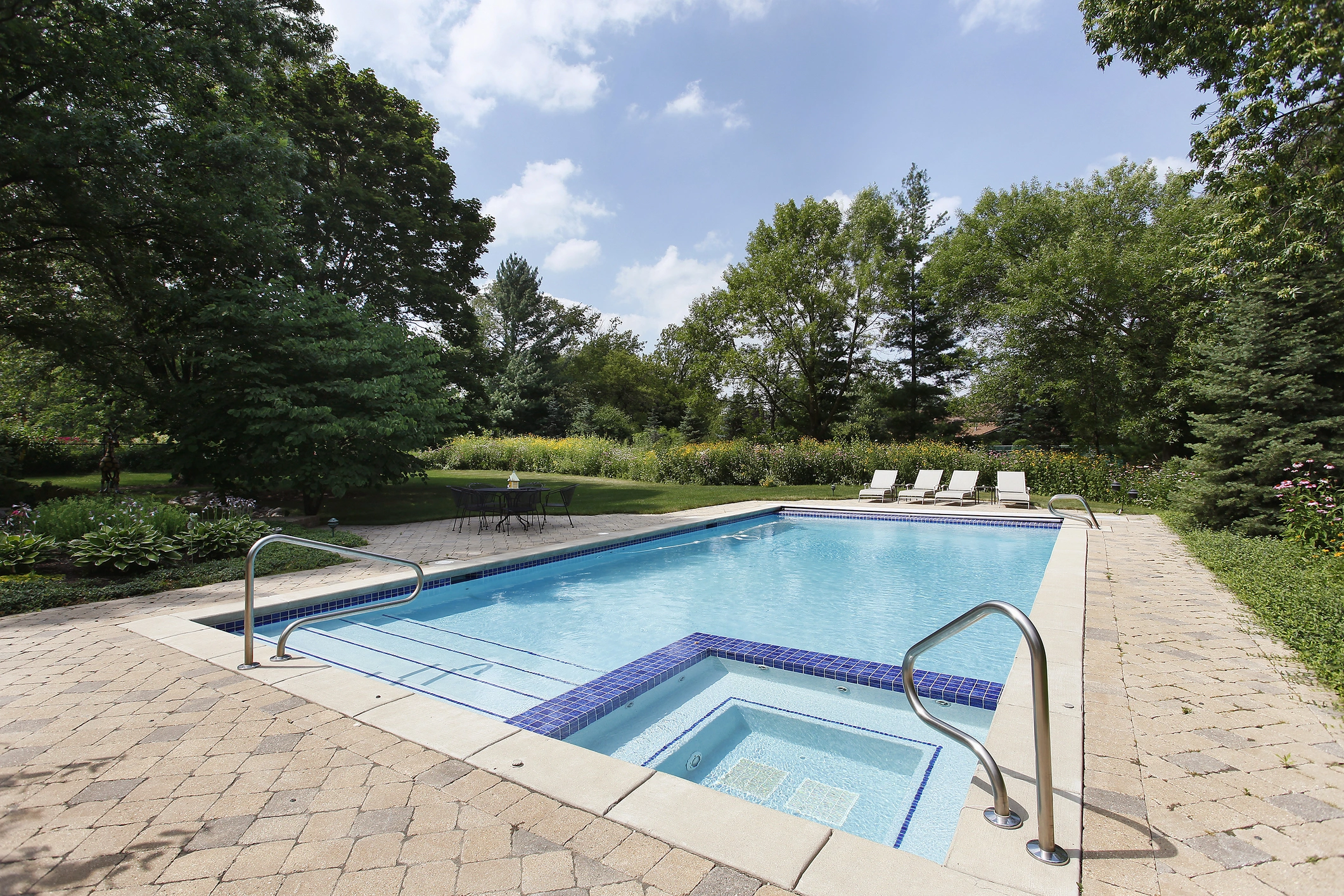 Pool service in Lake Magdalene